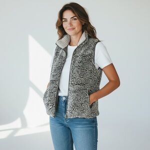 LOVE TREE Sherpa Lightweight Vest Zipper Pockets Teddy Bear Boucel Size Large